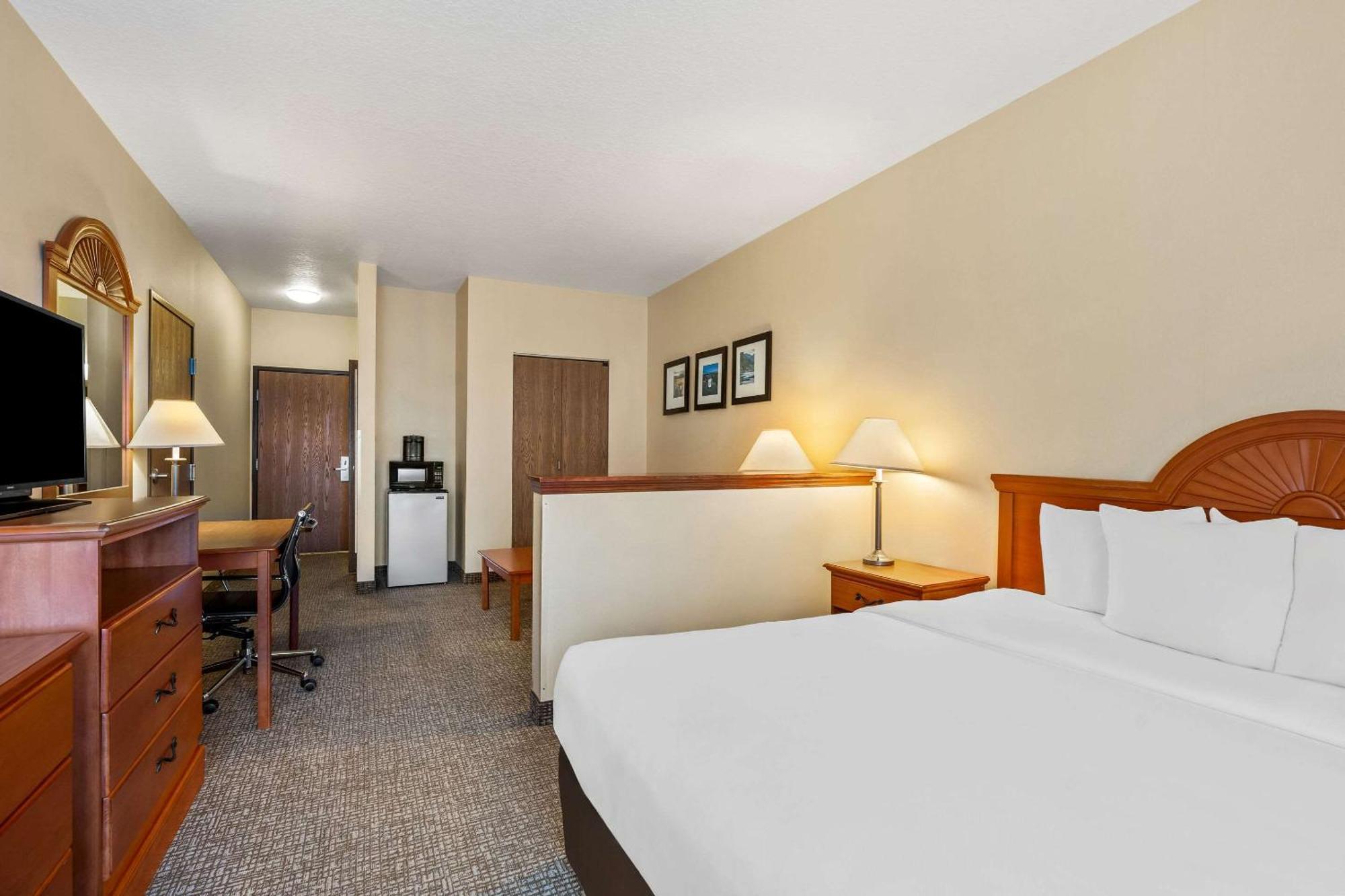 Comfort Inn & Suites Hermiston Buitenkant foto