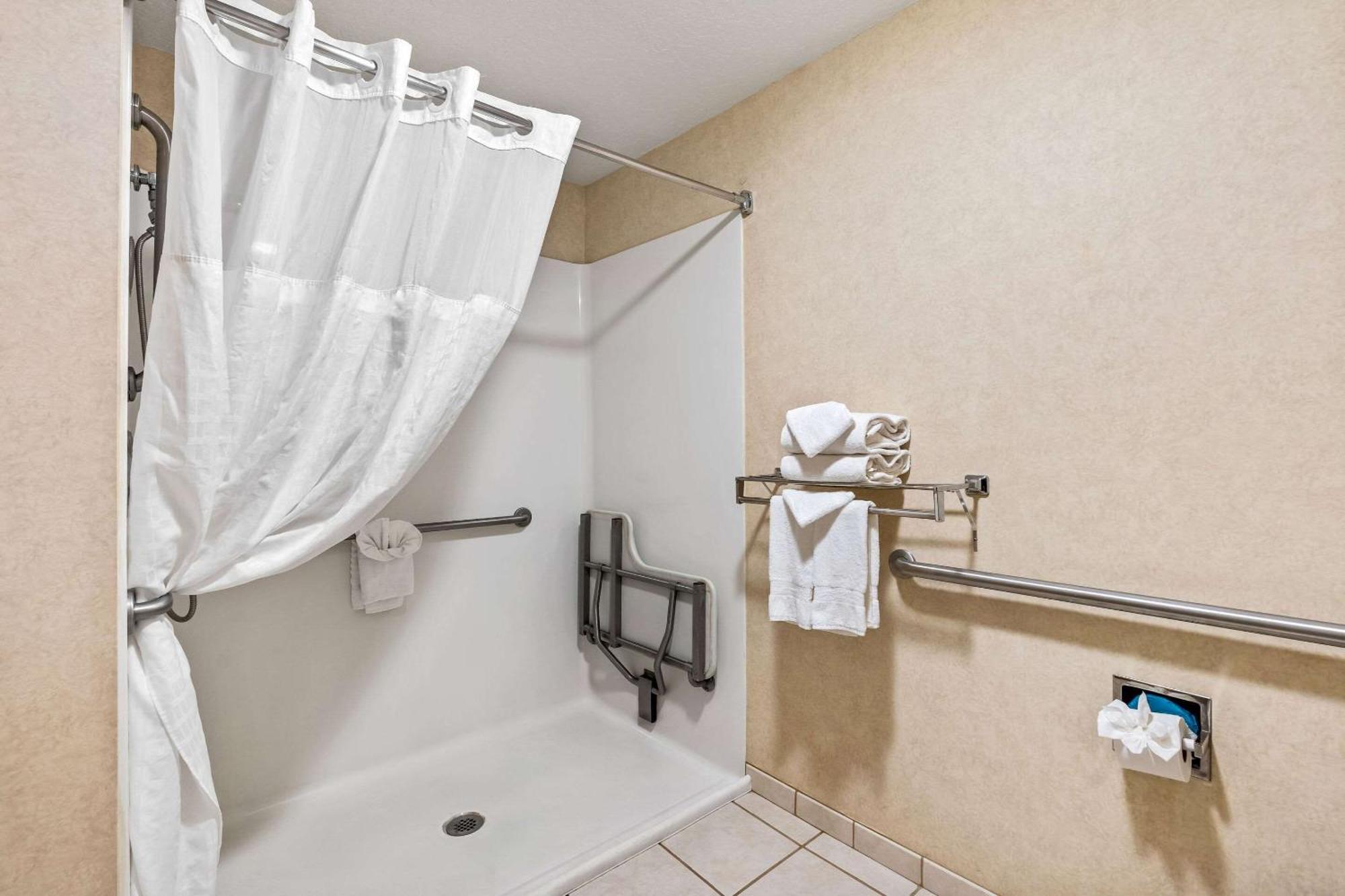 Comfort Inn & Suites Hermiston Buitenkant foto