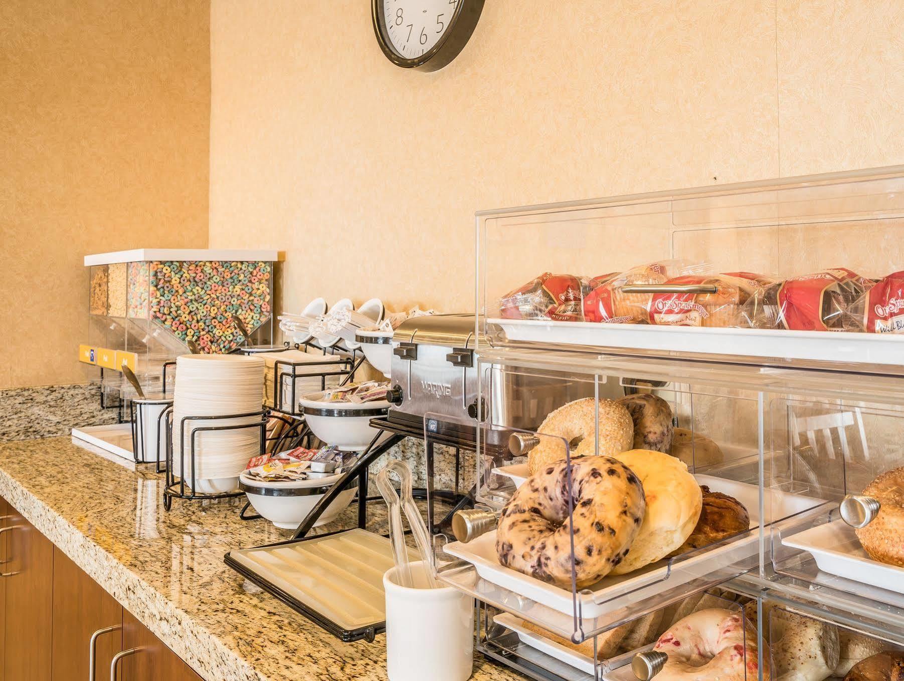 Comfort Inn & Suites Hermiston Buitenkant foto